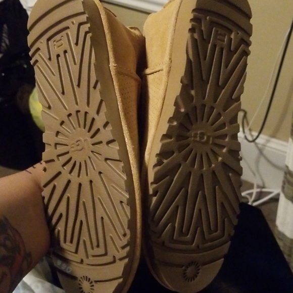 Shoes - Picture 5 of 6